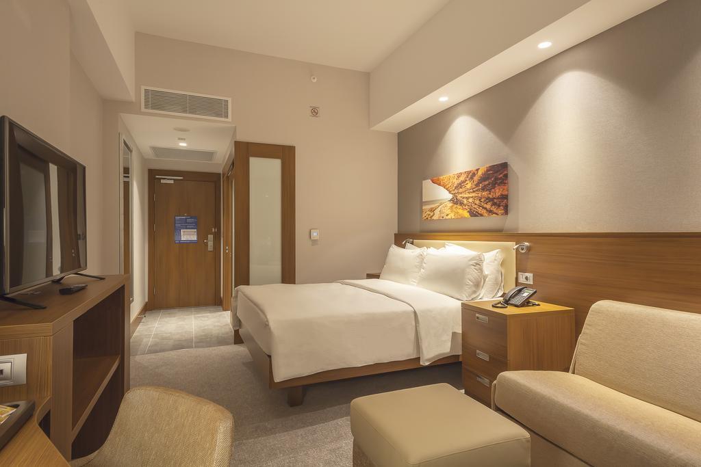 Hotel Hampton By Hilton Kocaeli Symbol Exterior foto
